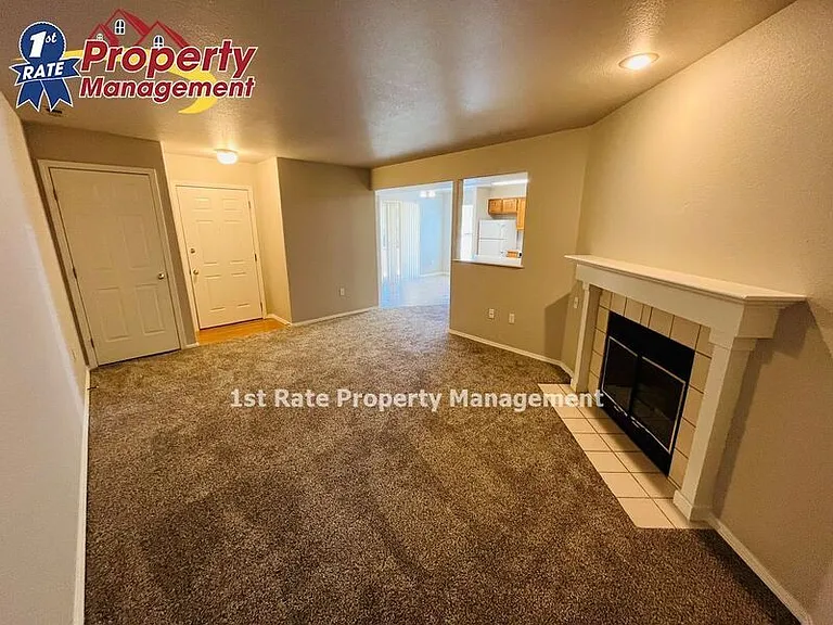2914 W Stewart Ave #101 — Photo 5