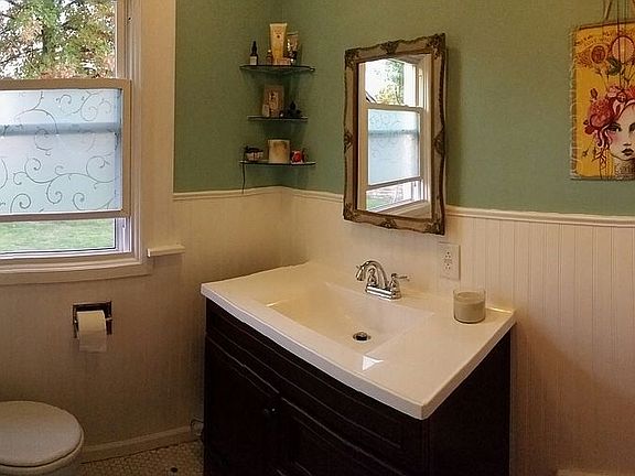 updated bath, chic! 