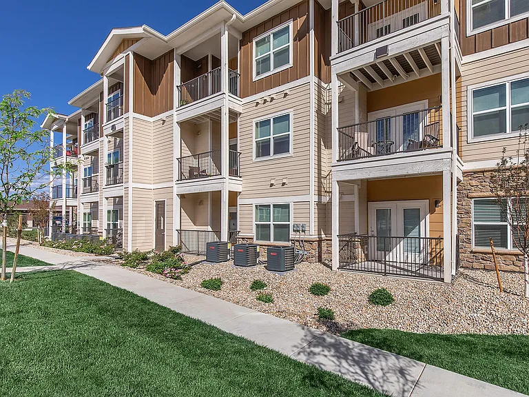 Exterior Vantage at Loveland