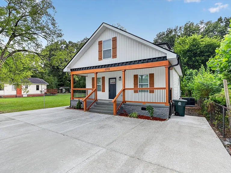 1713 S Orchard Knob Ave — Photo 2