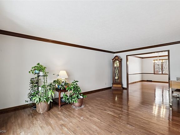 5th image of 4450 Sir Robert Ave