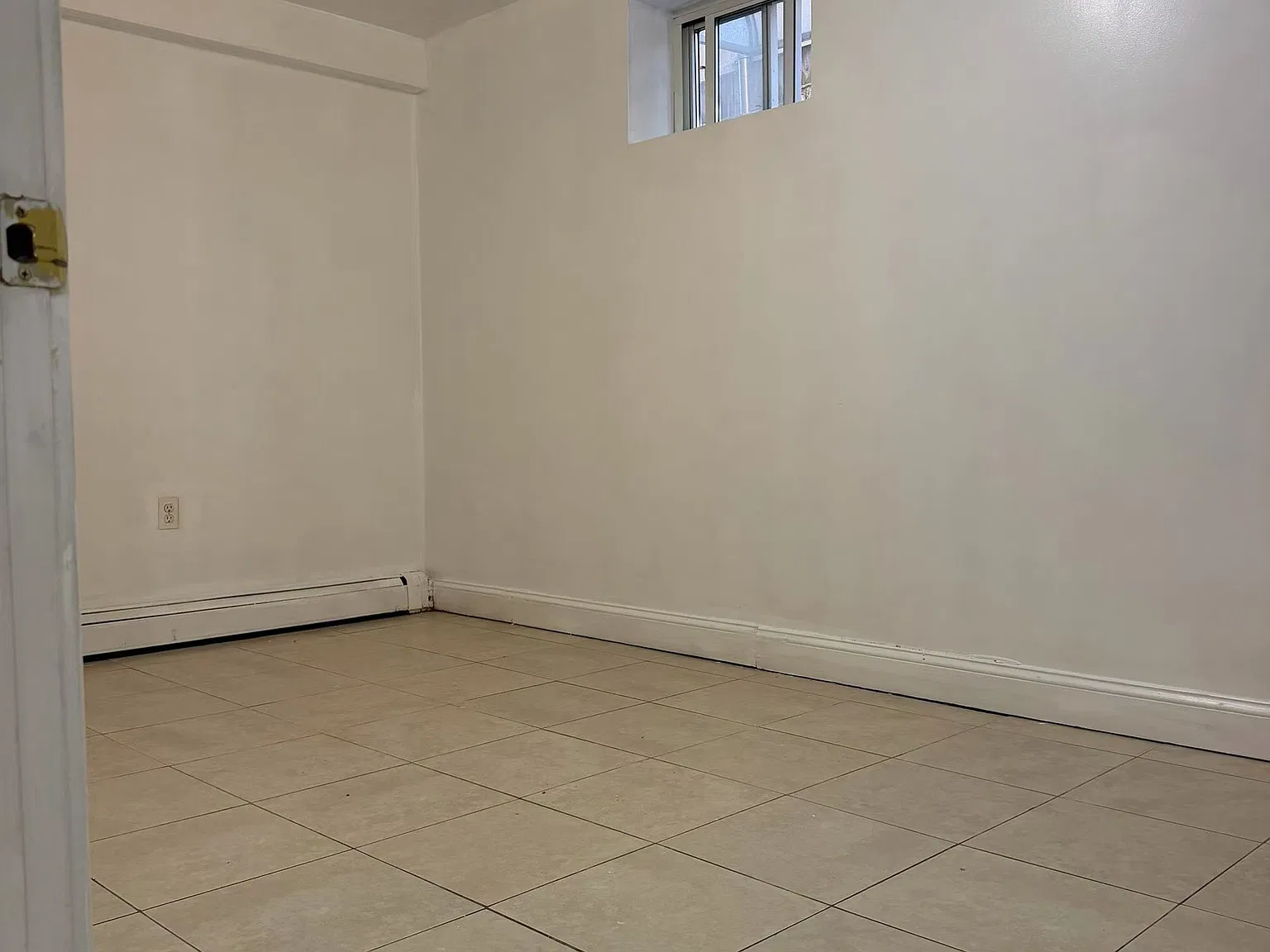 2 bed, 1200 sqft, $1,900 — Photo 2