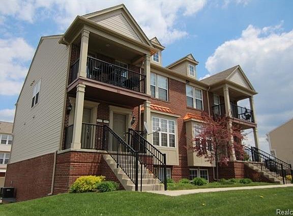 2nd image of 28064 Hopkins Dr #1