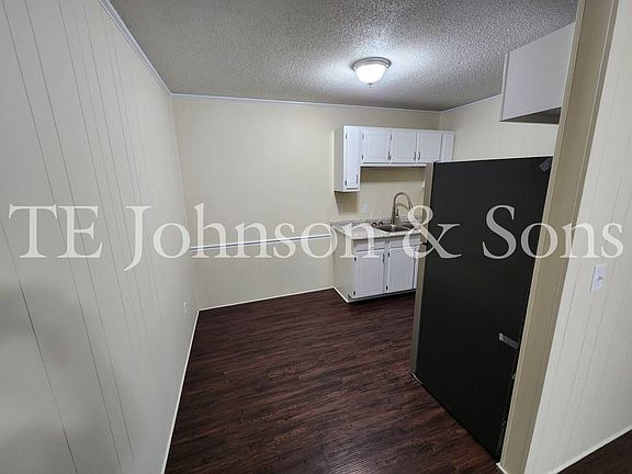 4th image of 126 Weatherwood Ct Suite 1