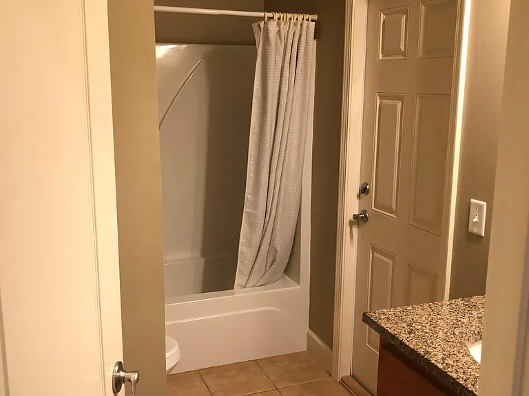 220 Edgewater Dr — Photo 10