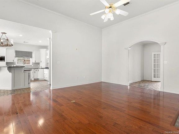 5th image of 4105 Beau Chene Dr