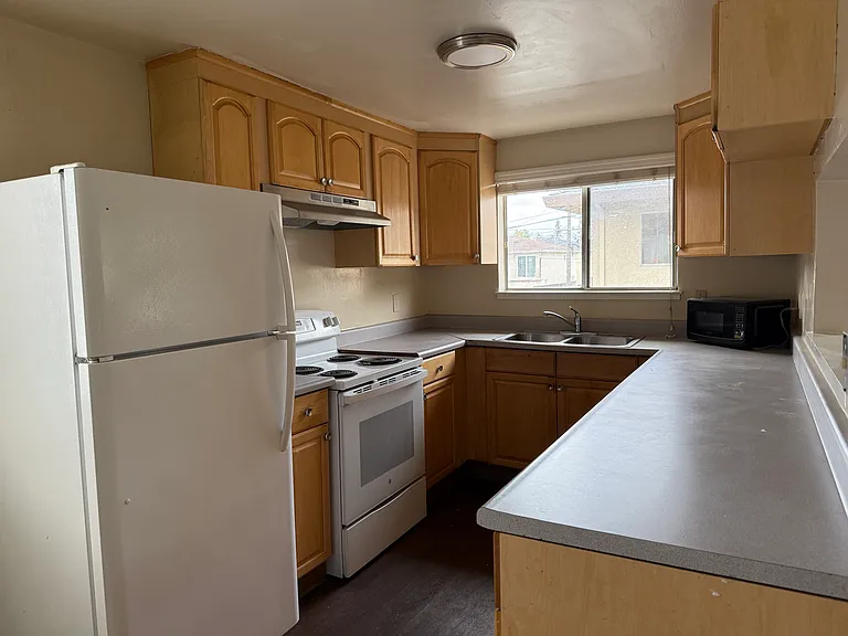 280 Richfield Dr #4 — Photo 7