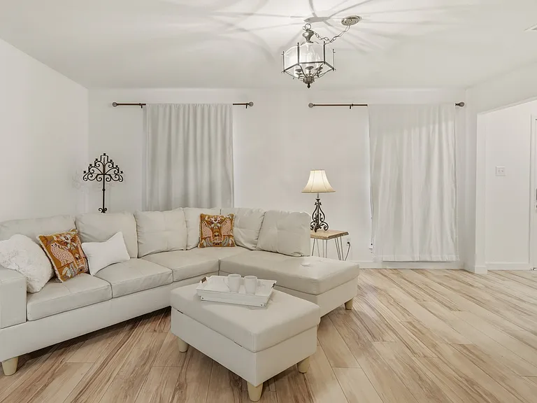 12901 Silver Creek Dr — Photo 52