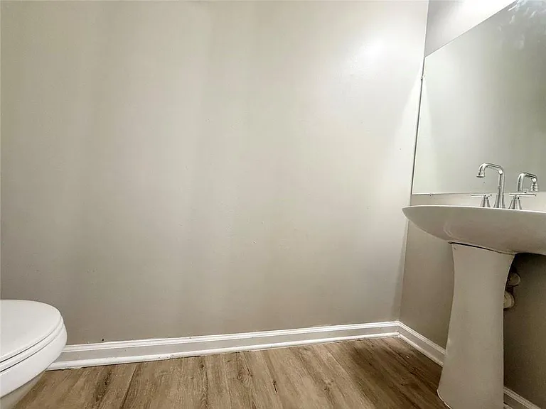 2154 Olmadison Vw — Photo 10