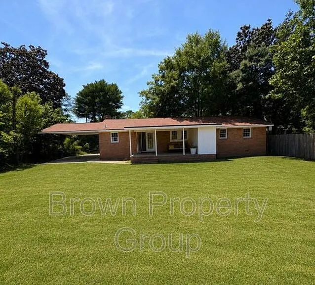 1445 Keswick Dr — Photo 16