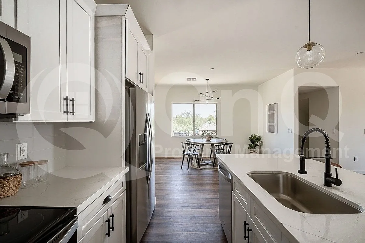 3 bed, 3.5 bath, 1980 sqft, $2,550 — Photo 4