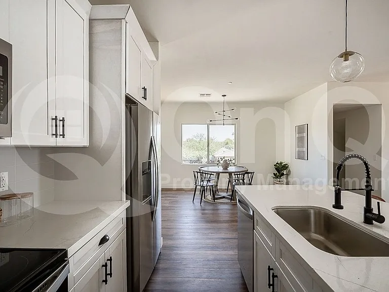 1443 E Osborn Rd #5 — Photo 4