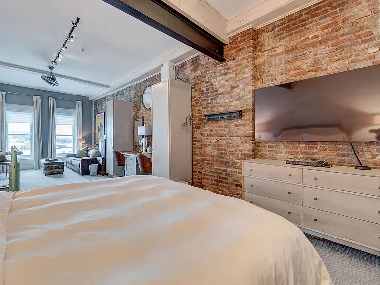 21 N Front St #3B4 — Photo 19