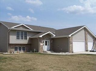 5820 Prairie Rose Dr, Schererville, IN 46375