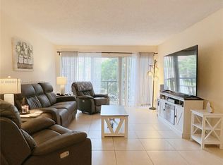 9055 Wiles Rd APT 204, Pompano Beach, FL 33067