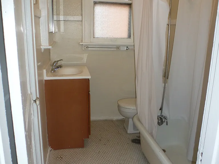 4531 Chouteau Ave — Photo 7