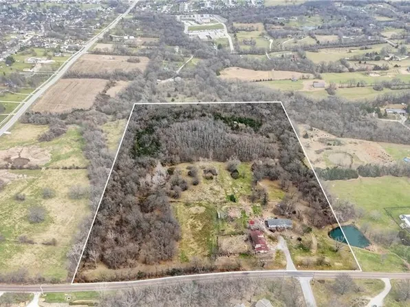 6825 S Arnett Rd, Grain Valley, MO 64029