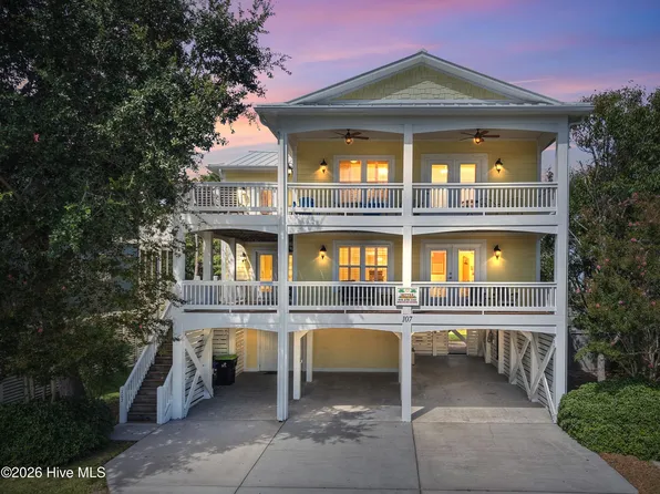 107 SE 69th Street, Oak Island, NC 28465