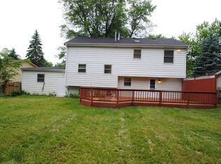 N329 Silverleaf Blvd, Wheaton, IL 60187