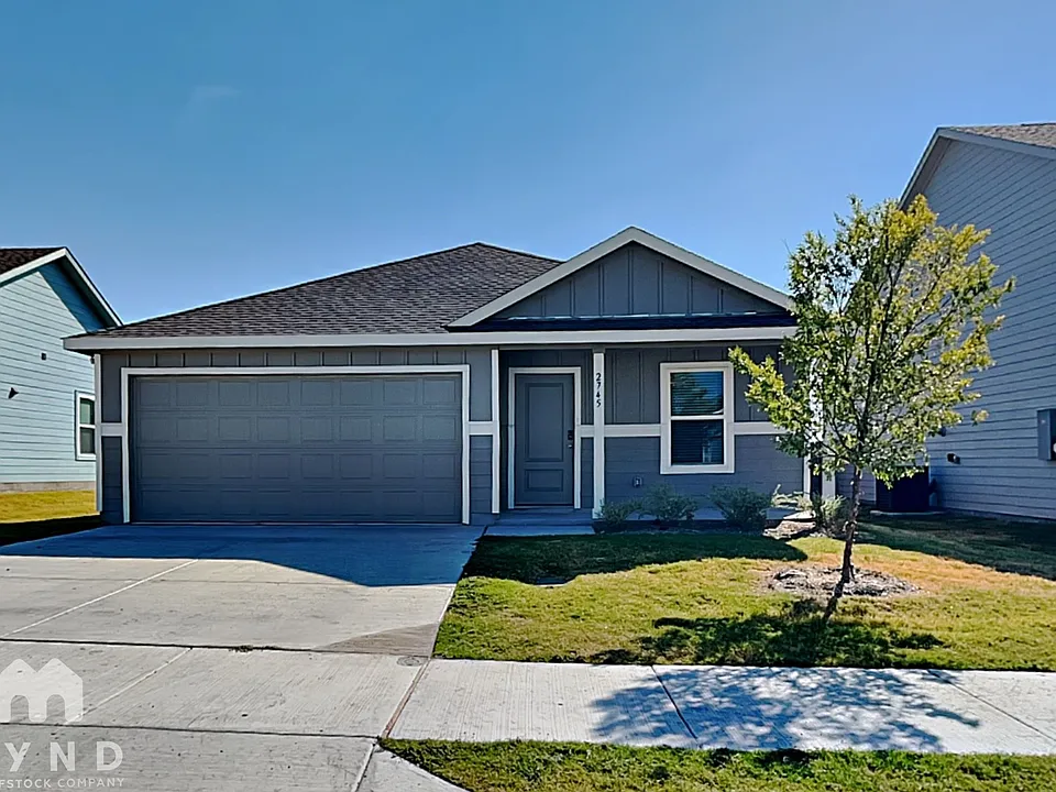 2745 Mistwood Dr