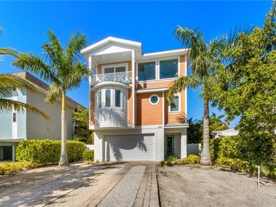 206 Church Ave, Bradenton Beach, FL, 34217