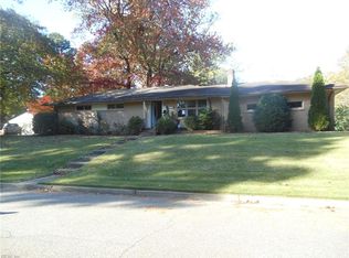 115 Glade Rd, Newport News, VA 23606