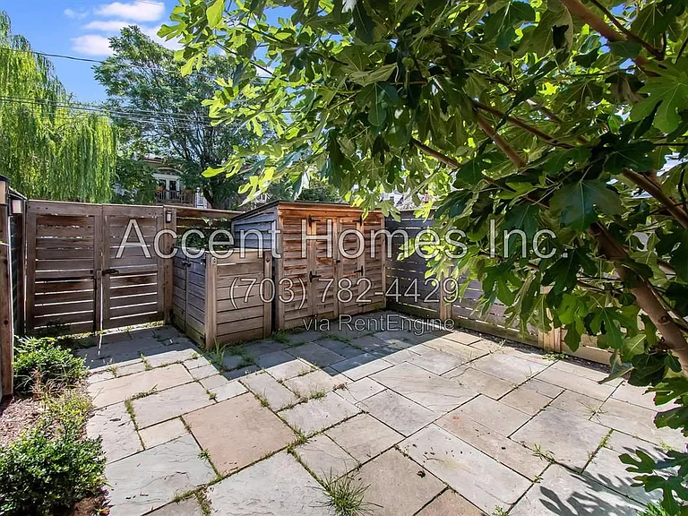 210 S Patrick St — Photo 30