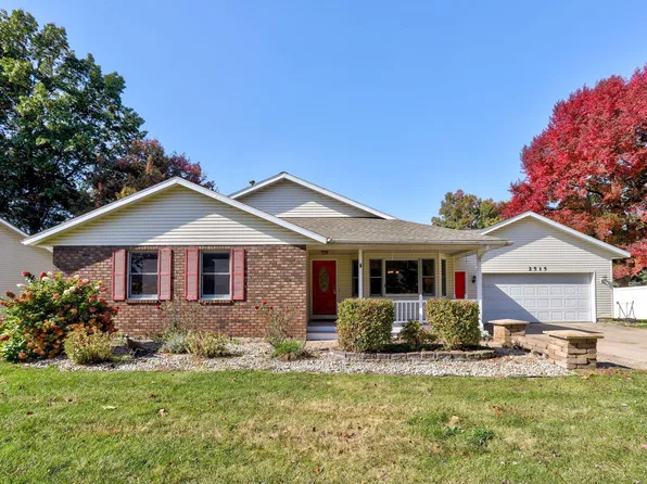 2515 Oak Forest Dr, Holland, MI 49424