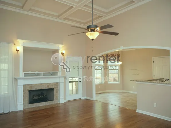 6967 Neville Dr, Ooltewah, TN 37363