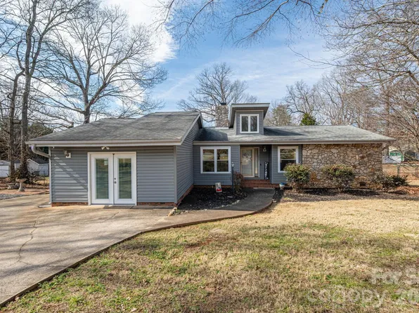 3005 Irish St, Newton, NC 28658