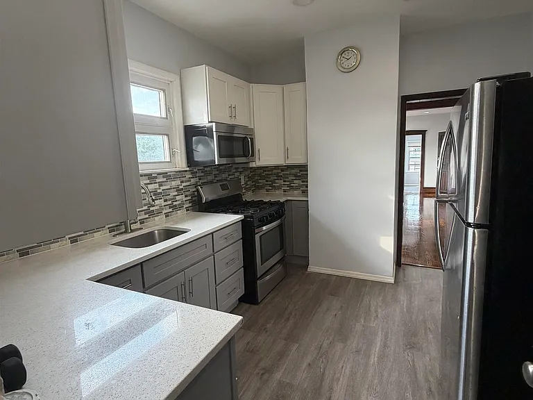 30 Magnolia Ave #2 — Photo 5