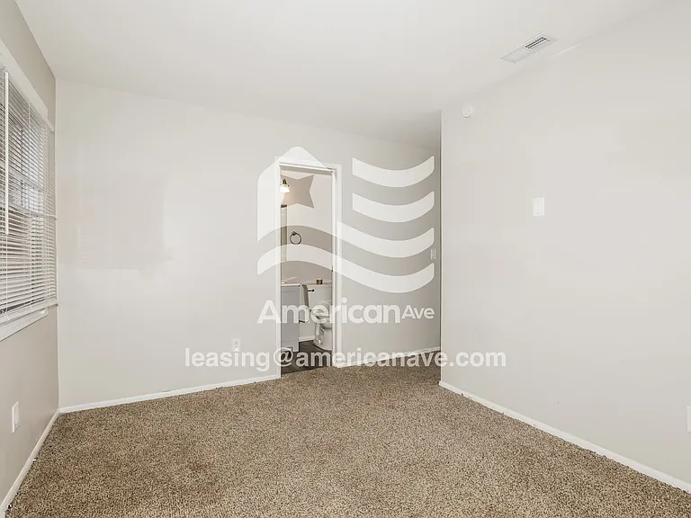 1556754_008_main_bedroom_14182447.jpg