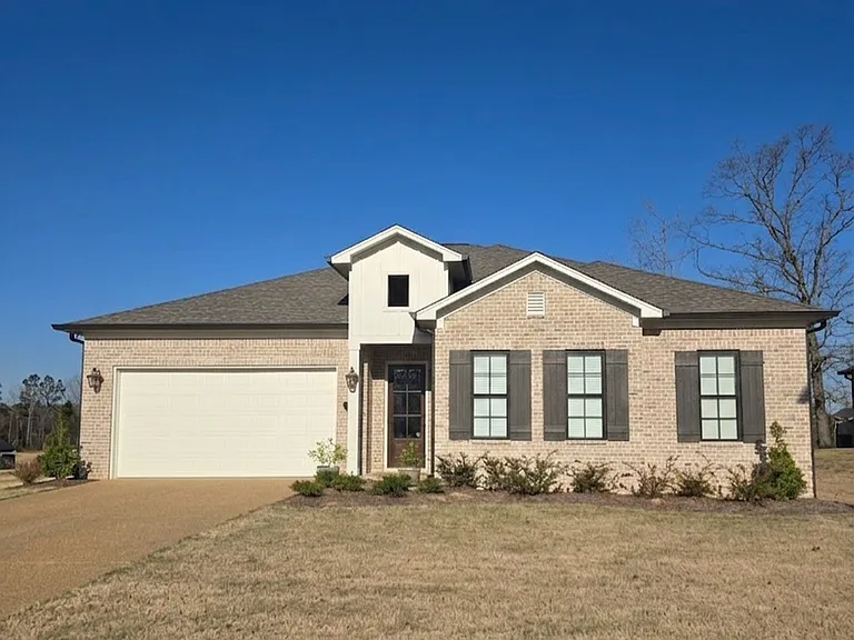 721 Primrose Dr — Photo 1