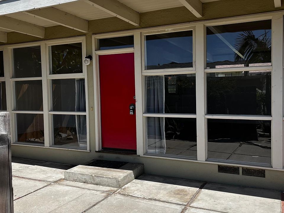 1st image of 51 College Dr #51