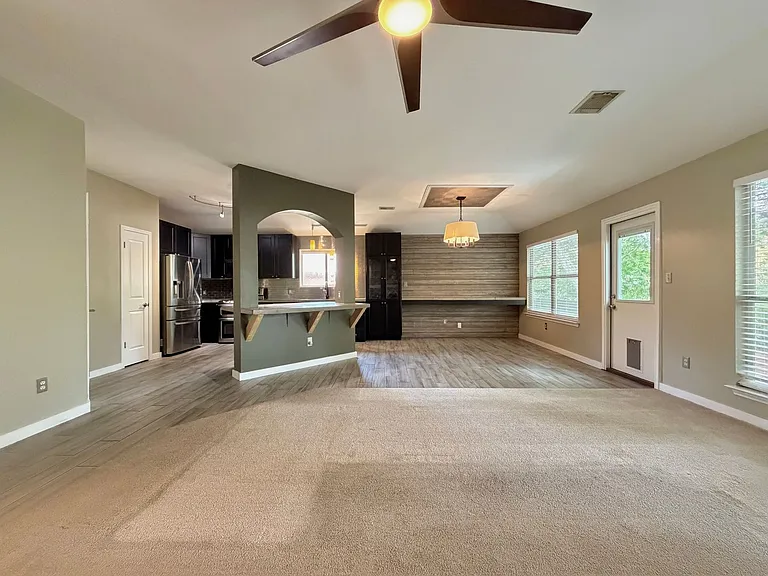 12518 Zeller Ln — Photo 7