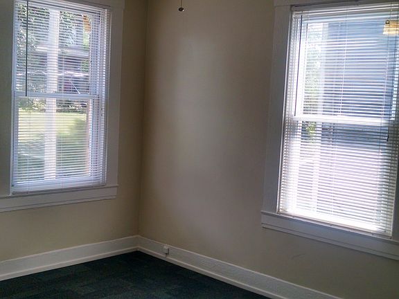 5th image of 3155 Van Buren Ave