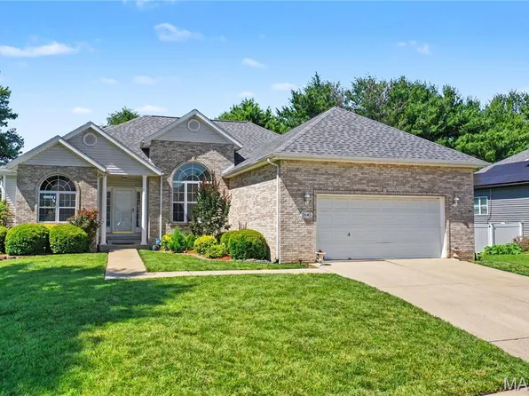 2645 Katrine Lake Dr, Shiloh, IL 62221