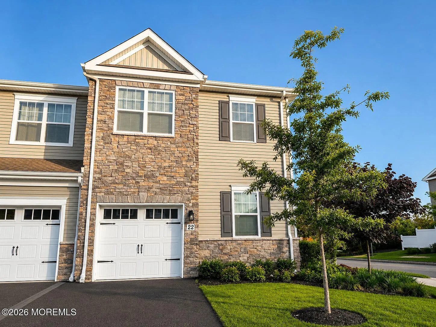 3 bed, 2.5 bath, 1859 sqft, $4,580 — Photo 3