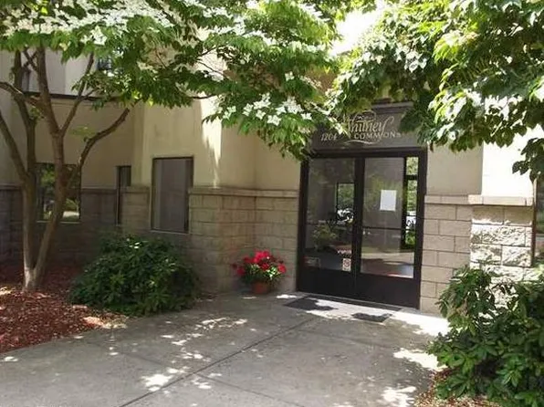 1204 Whitney Ave, Hamden, CT 06517