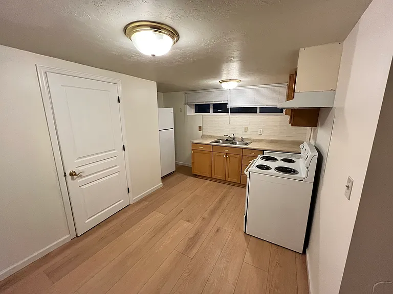 10247 S 1280 E — Photo 7