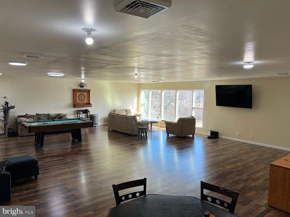 65 Campbell Rd, York, PA 17402