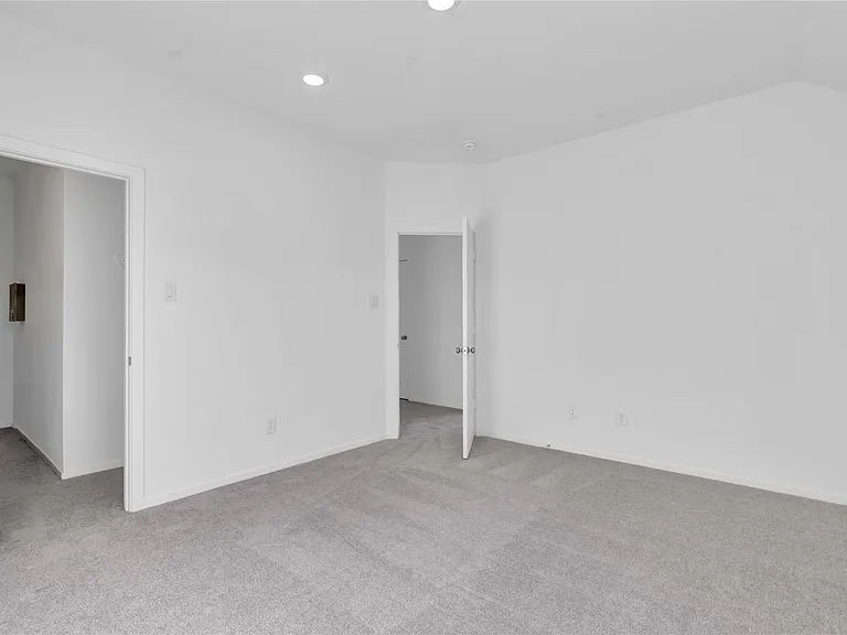 13728 Windward Mist Dr — Photo 32