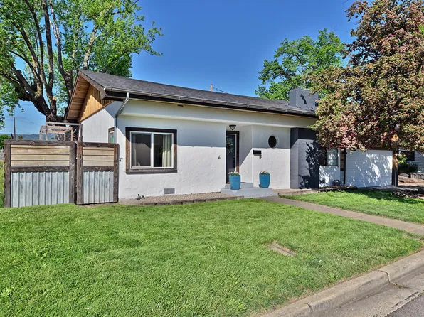 448 S 1st St, Central Pt, OR 97502
