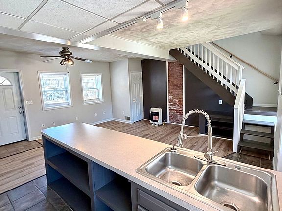 5th image of 38 N Charlotte St #3
