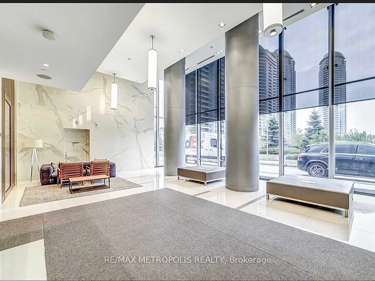 255 Village Green Sq #507 — Photo 3
