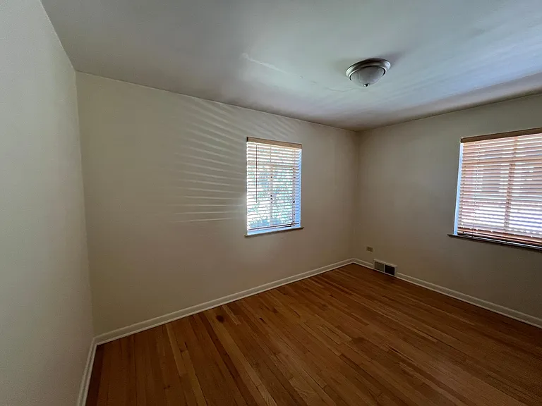 988 Detroit St — Photo 19