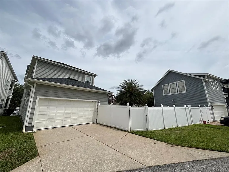 903 Yew Ct — Photo 52