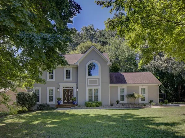 235 Saint Martins Dr SE, Mableton, GA 30126