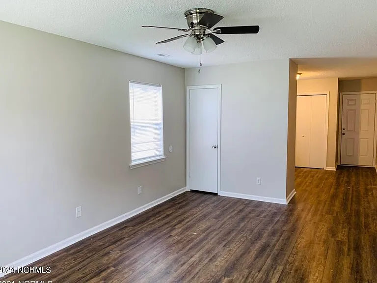 4223 SE College St #A — Photo 3