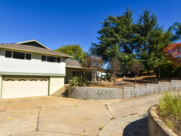 914 S Grade Rd, Alpine, CA 91901